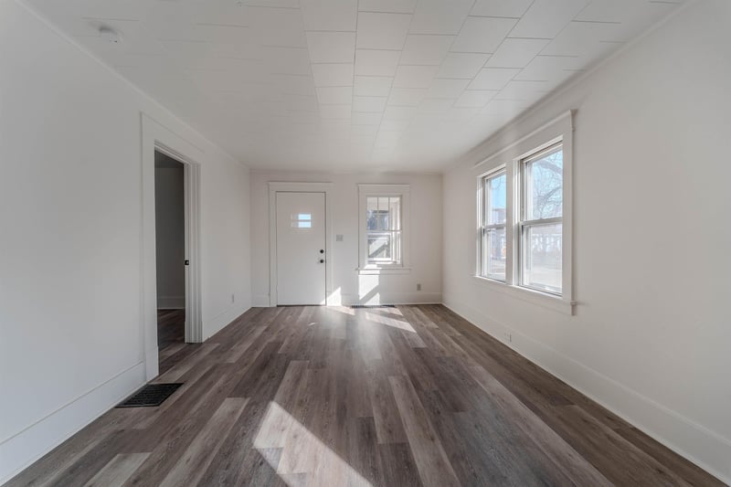 1149 6th Ave, Oshkosh, WI 54902-5733