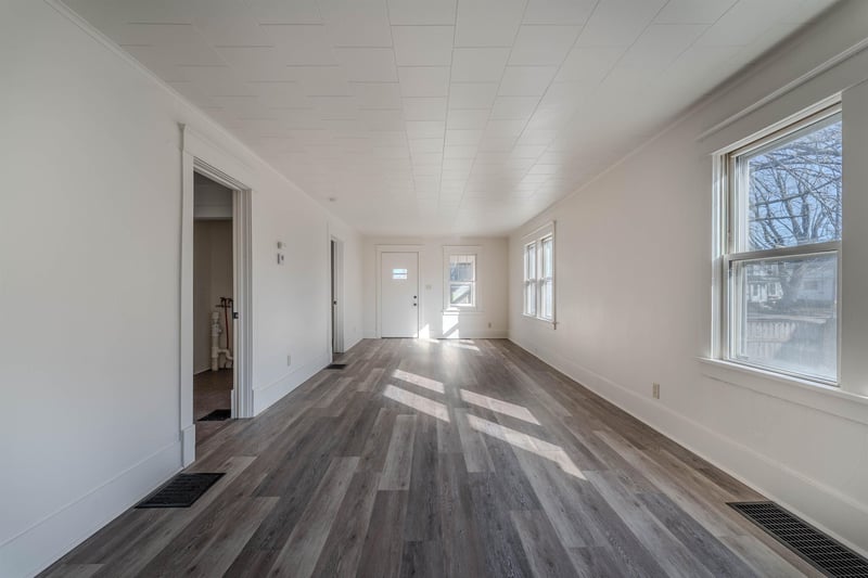 1149 6th Ave, Oshkosh, WI 54902-5733