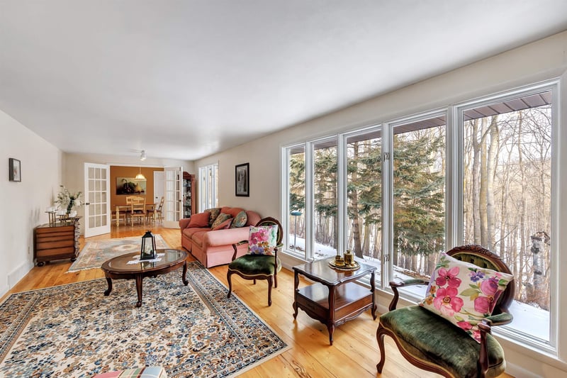 3577 Hidden Valley Ln, Green Bay, WI 54311-9653