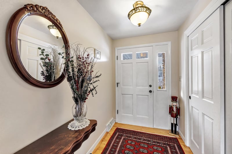 3577 Hidden Valley Ln, Green Bay, WI 54311-9653