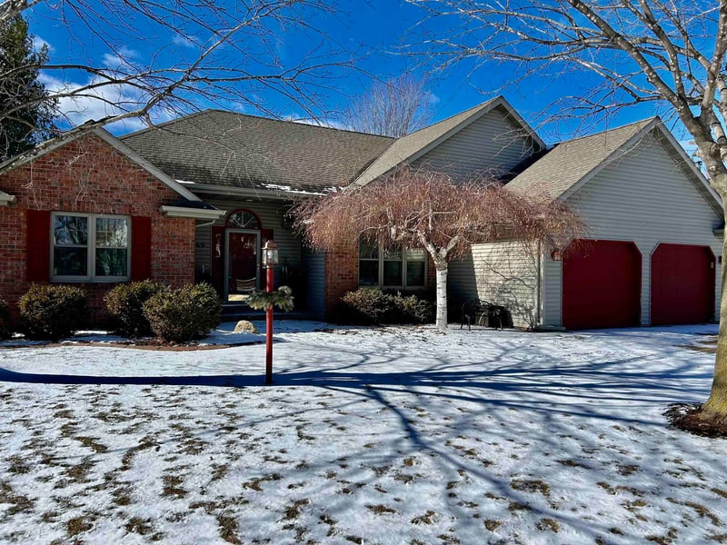 2169 Kensington Dr, Green Bay, WI 54311