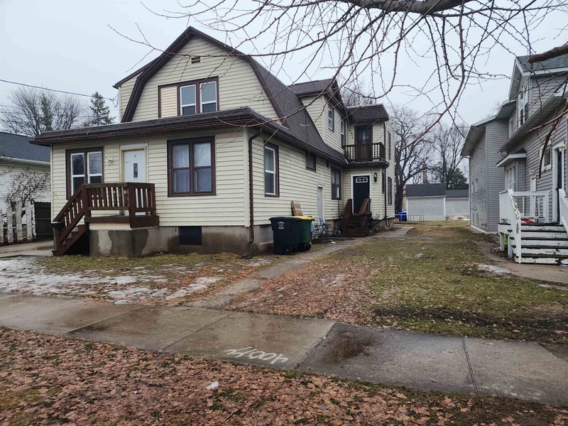 891 Howard St, Green Bay, WI 54303