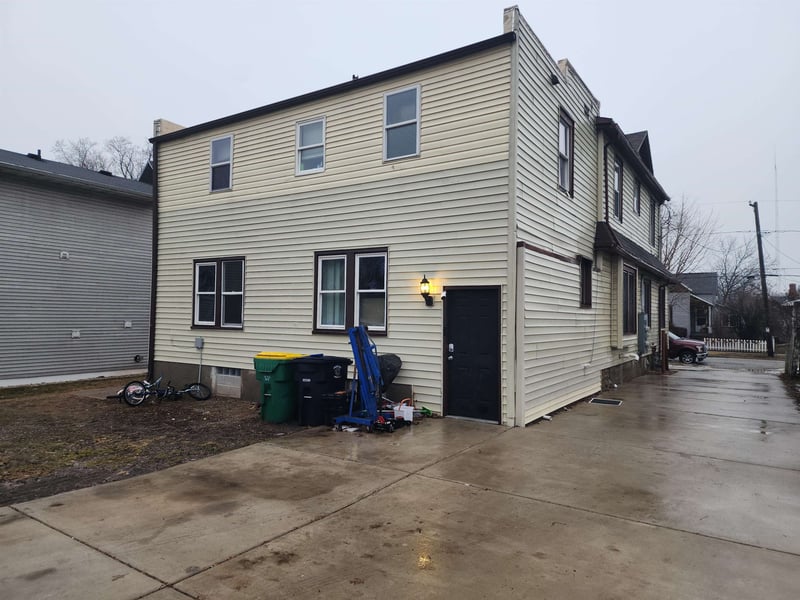 891 Howard St, Green Bay, WI 54303