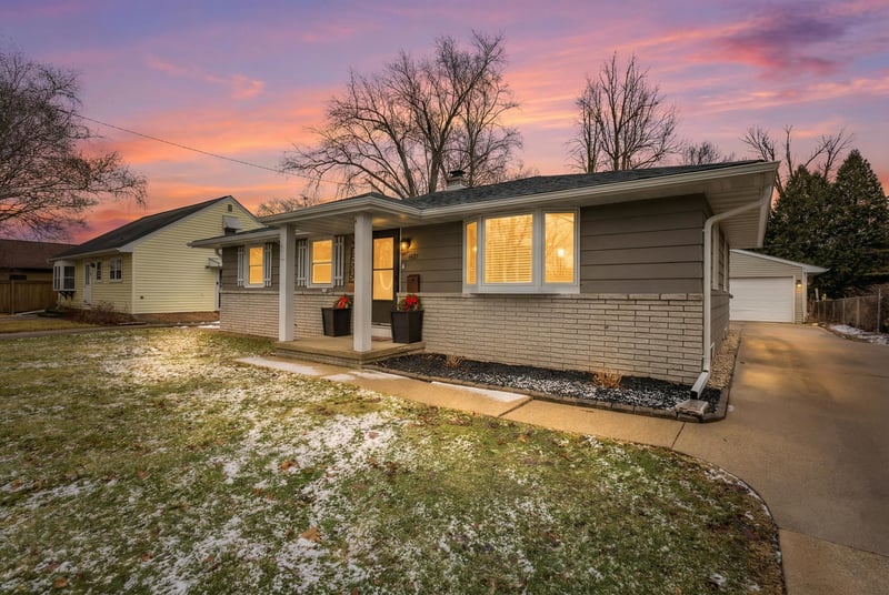 1437 Glendale Ave, Appleton, WI 54911