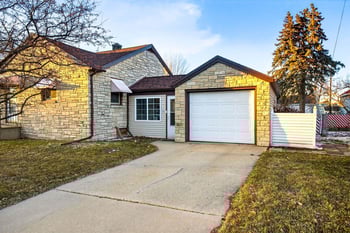 934 9th Ave, Oshkosh, WI 54902