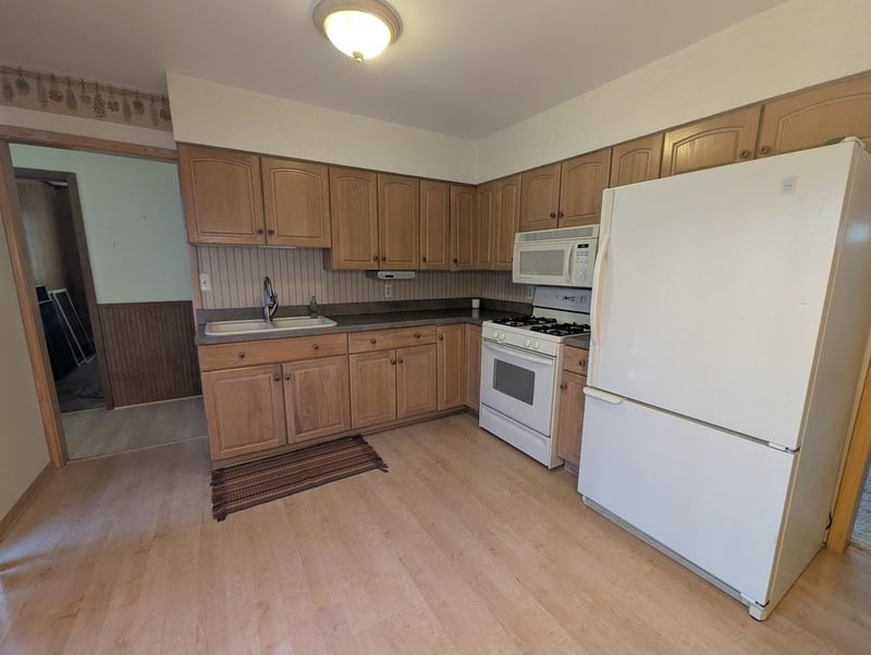 65 Myrna Jane Dr, Oshkosh, WI 54902