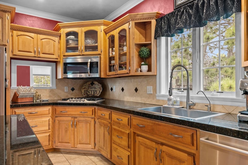 421 Pine Grove Ln, Hortonville, WI 54944