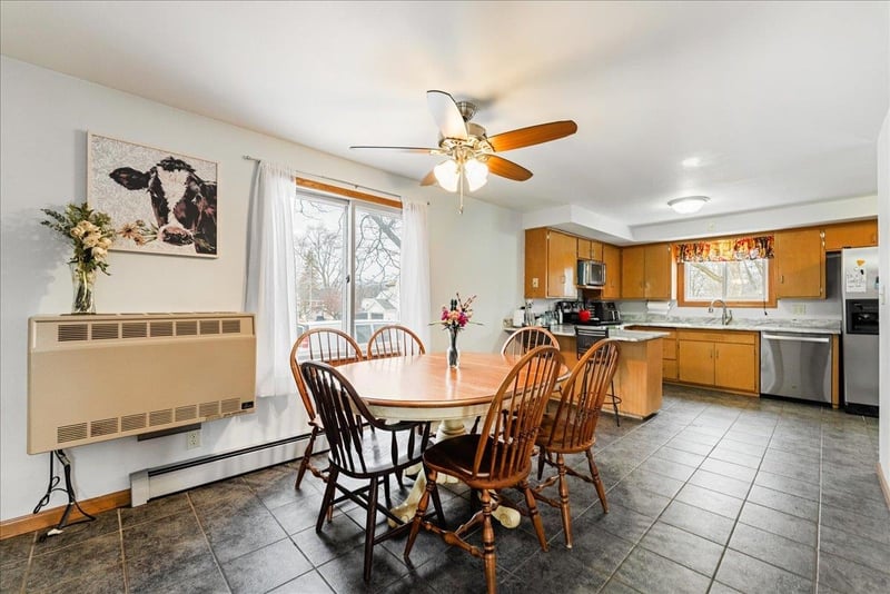 406 Maple St, Luxemburg, WI 54217