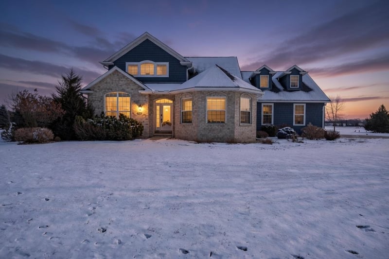 4694 Indian Bend Rd, Oshkosh, WI 54904