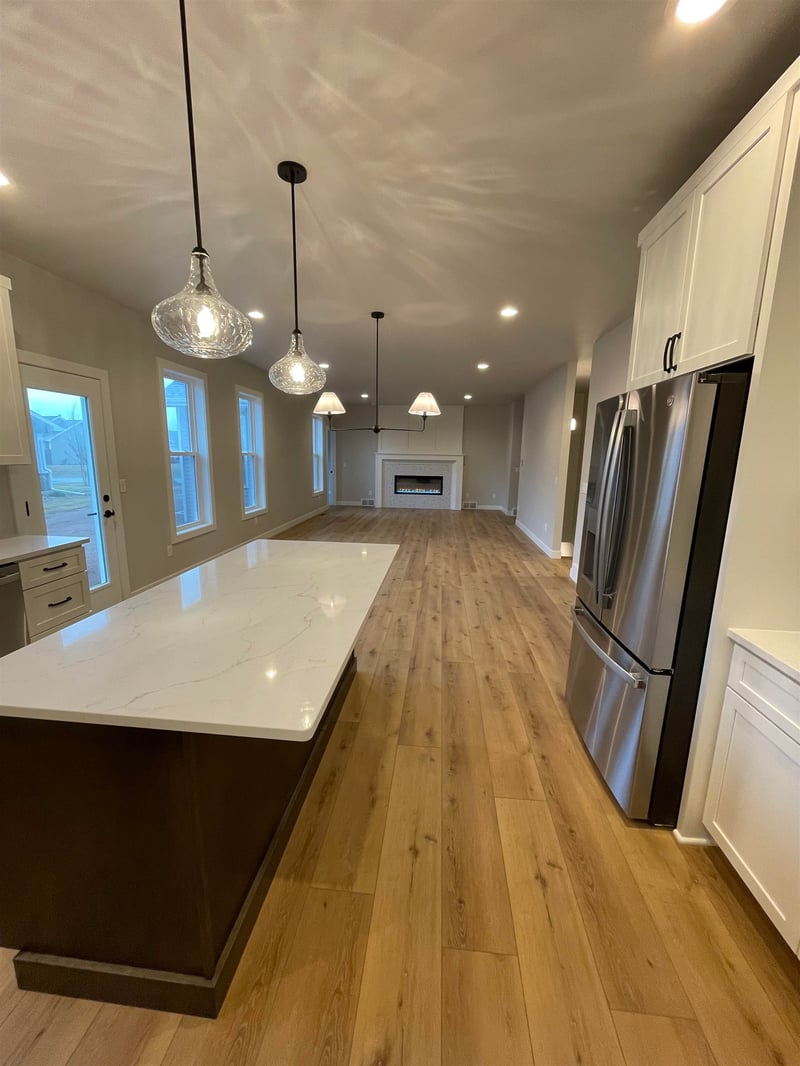 882 Whisper Falls Ln, Menasha, WI 54952