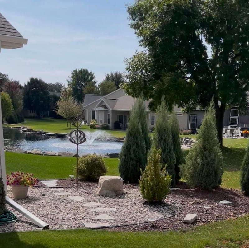 882 Whisper Falls Ln, Menasha, WI 54952