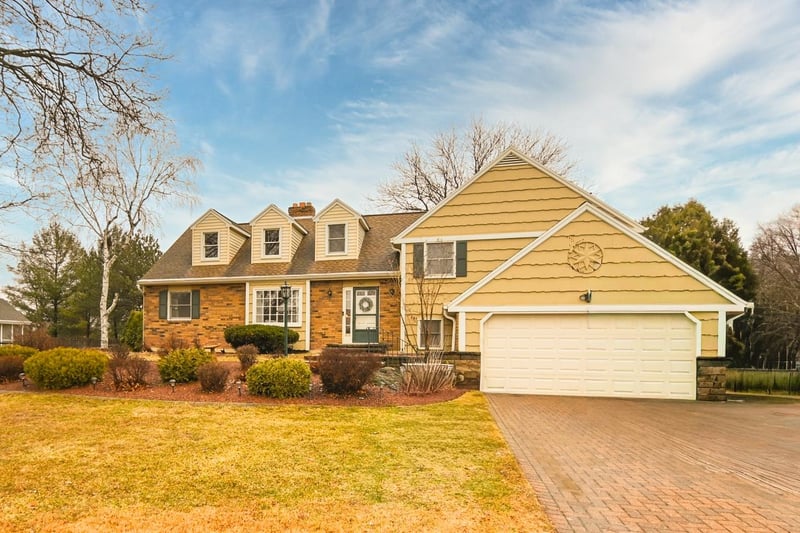 747 Bordeaux Rue, Green Bay, WI 54301-1454