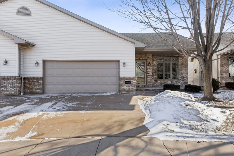 1819 Sylvan Ave, Appleton, WI 54915