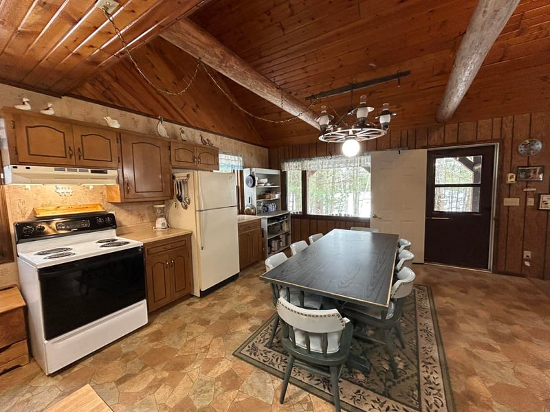 14946 Sunrise Ct, Mountain, WI 54149