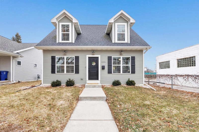 1231 Greenwood Ave, Green Bay, WI 54304