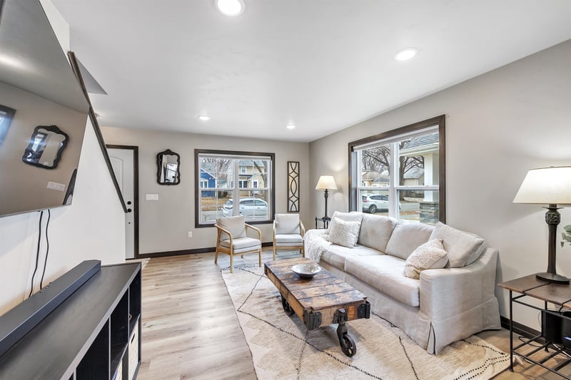 1231 Greenwood Ave, Green Bay, WI 54304