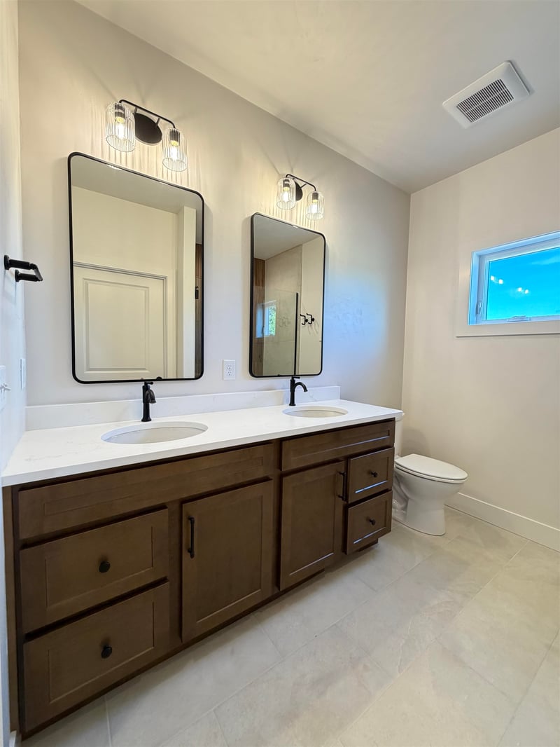 W6838 Goldfinch Dr, Greenville, WI 54942
