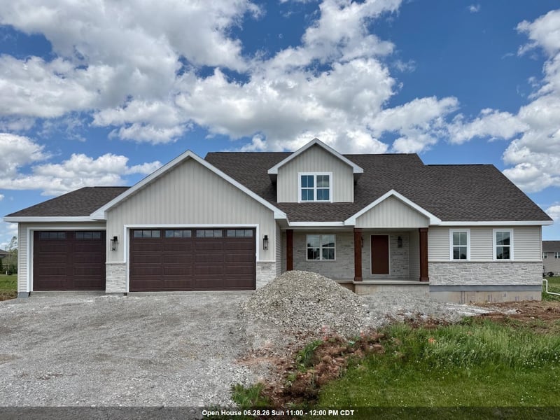 4190 Rose Meadow Ln, Grand Chute, WI 54913