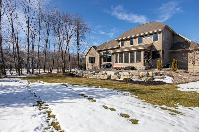 405 Woodfield Prairie Way, Hobart, WI 54155