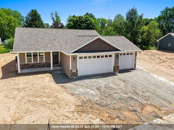 1632 Emerson Ct, Green Bay, WI 54313-2500