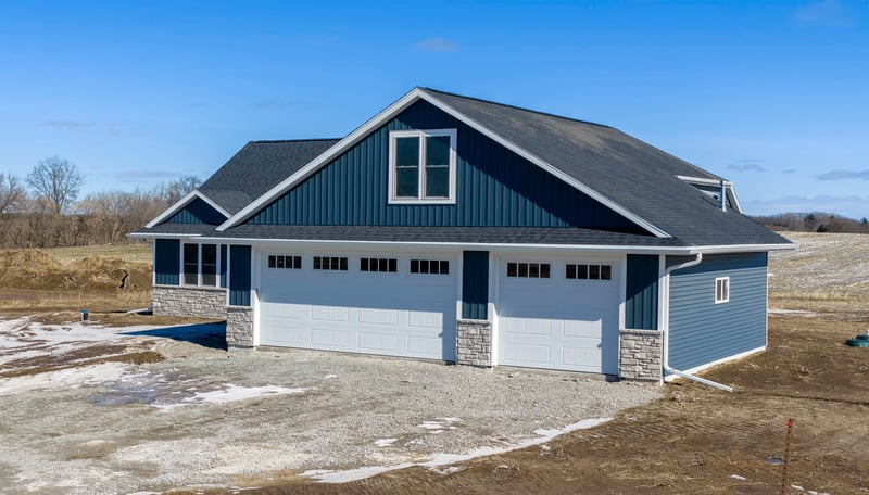 3719 Evelyn Rose Ln, Suamico, WI 54313