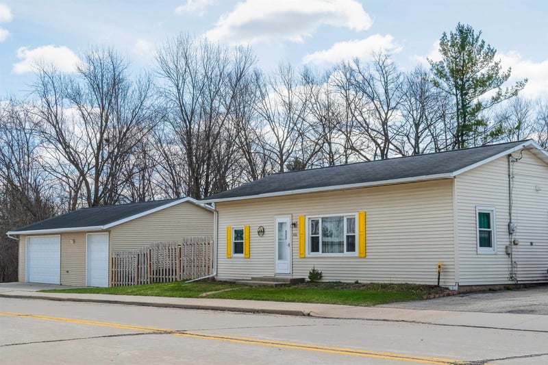 406 Main St, Gillett, WI 54124