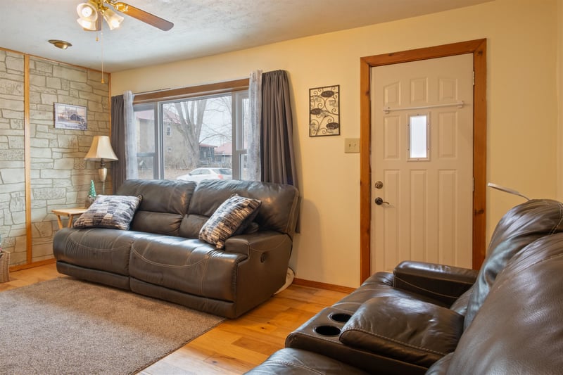 406 Main St, Gillett, WI 54124