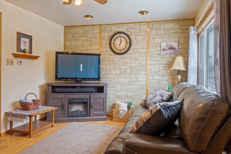 406 Main St, Gillett, WI 54124