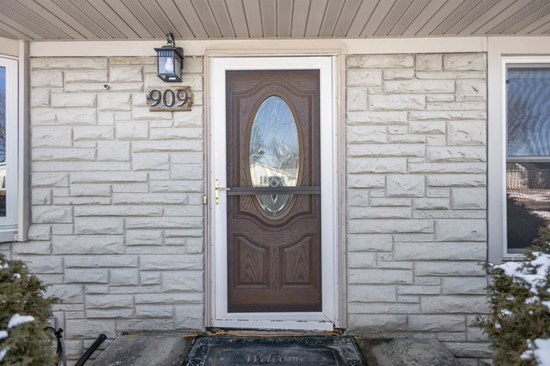 909 Weiland Ave, Appleton, WI 54914