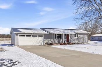 744 Twin Harbor Dr, Winneconne, WI 54986-0000