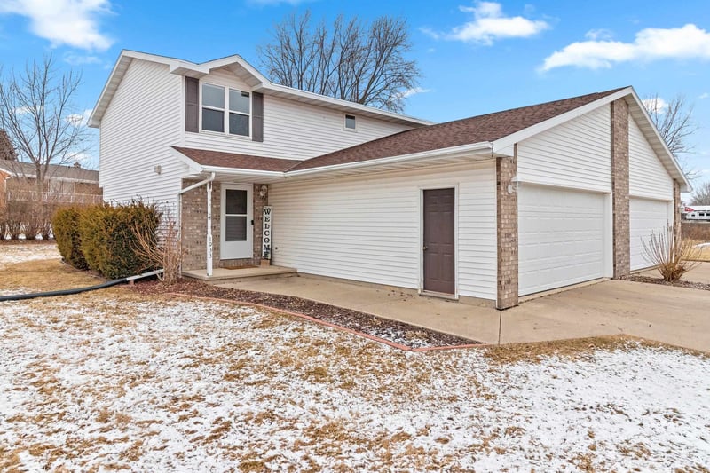 1933 Anita Ct, Appleton, WI 54913