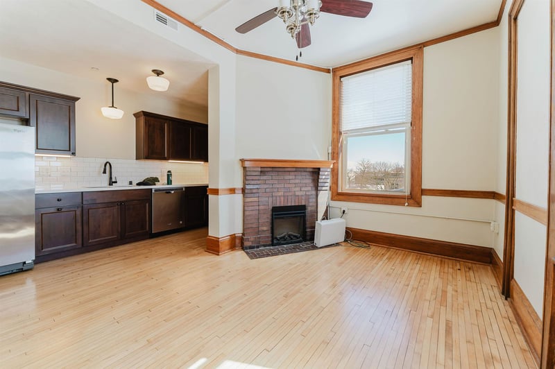 105 Washington Ave #304, Oshkosh, WI 54901-4980