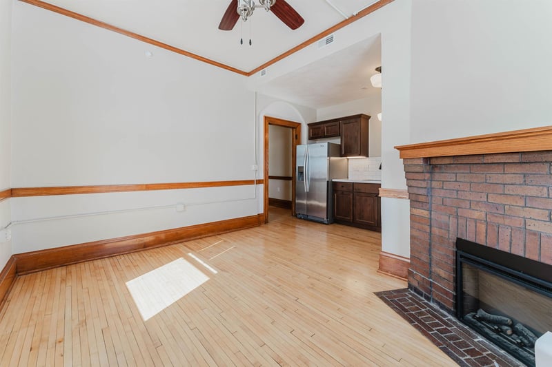 105 Washington Ave #304, Oshkosh, WI 54901-4980