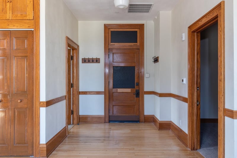 105 Washington Ave #103, Oshkosh, WI 54901-4978