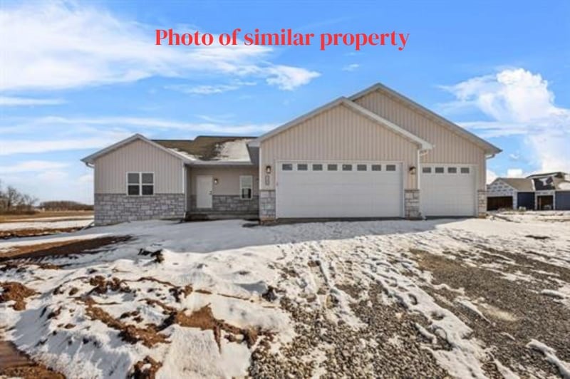 W5773 Roundstone Pl, Menasha, WI 54952