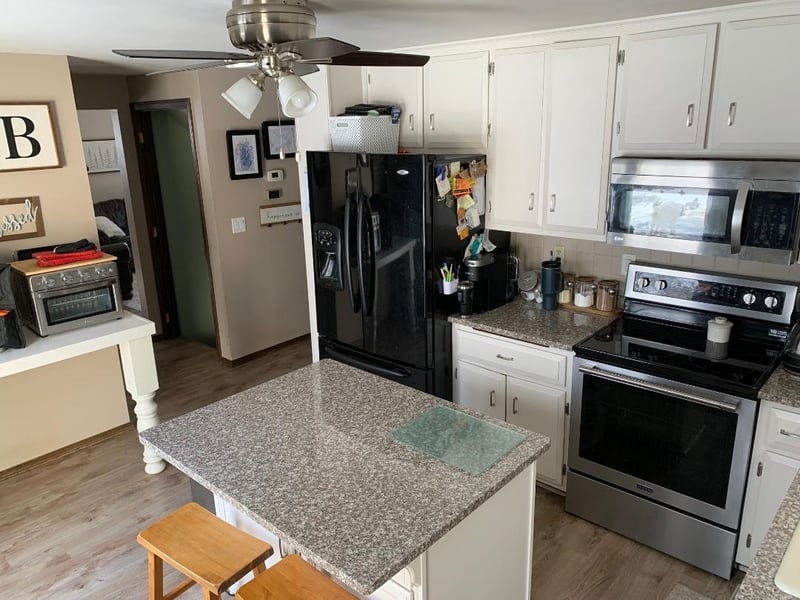 2180 Spring Creek Cir, Green Bay, WI 54311-6606