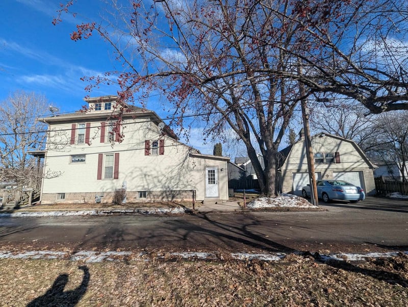 120 Bay St, Oshkosh, WI 54901-5203