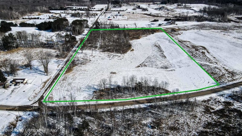 Newland Rd, Black Creek, WI 54106