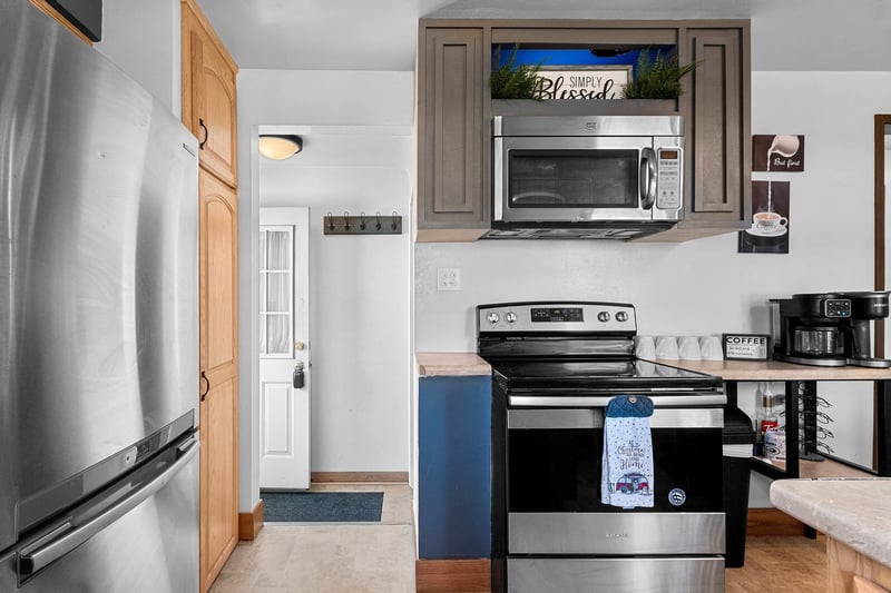 1242 Langlade Ave, Green Bay, WI 54304