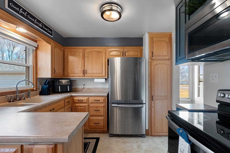 1242 Langlade Ave, Green Bay, WI 54304