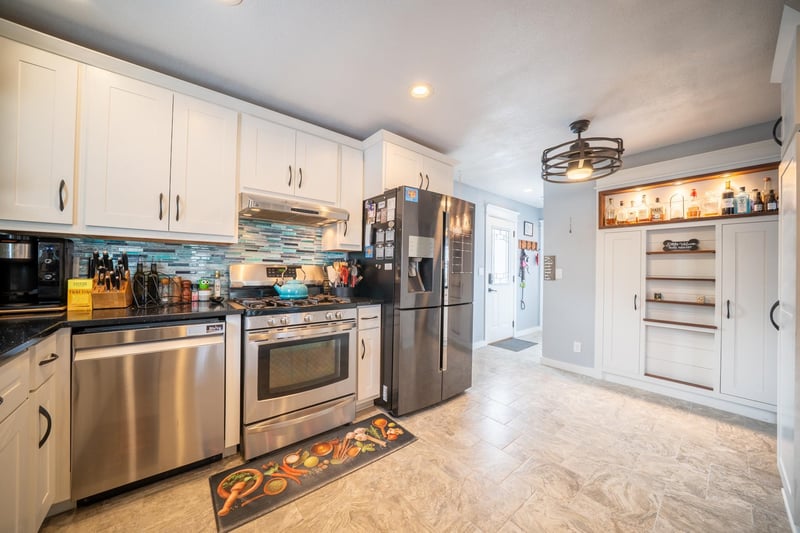 1617 9th Ave, Oshkosh, WI 54902