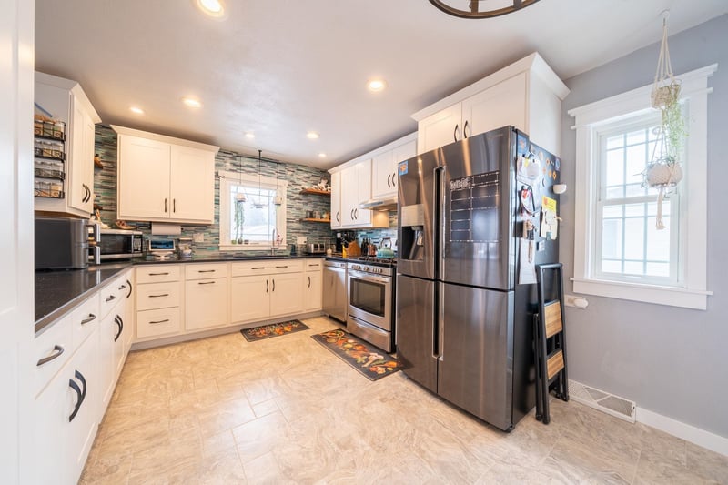 1617 9th Ave, Oshkosh, WI 54902