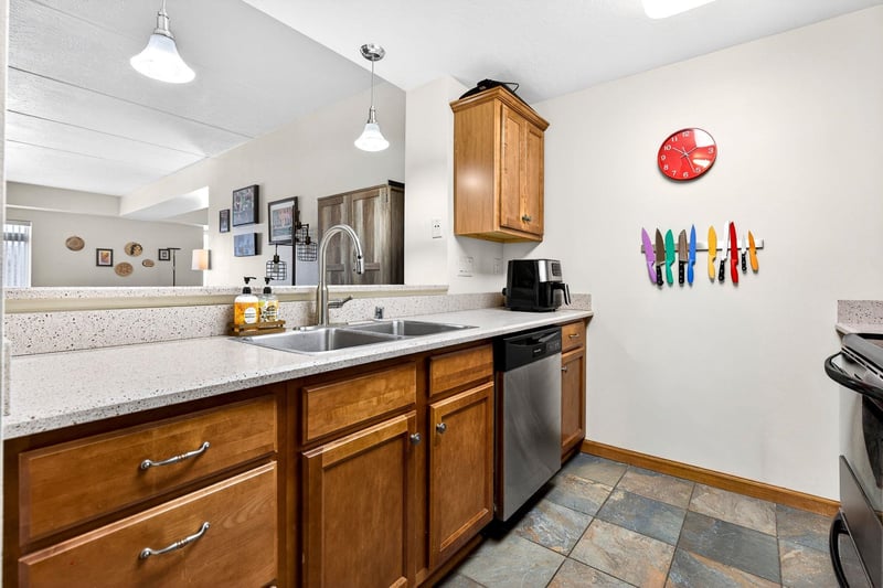 400 Richmond St #328, Appleton, WI 54911