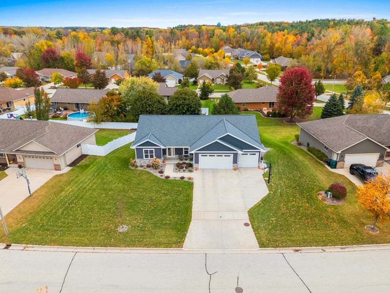 3442 Leeds Castle Dr, Green Bay, WI 54313-7483