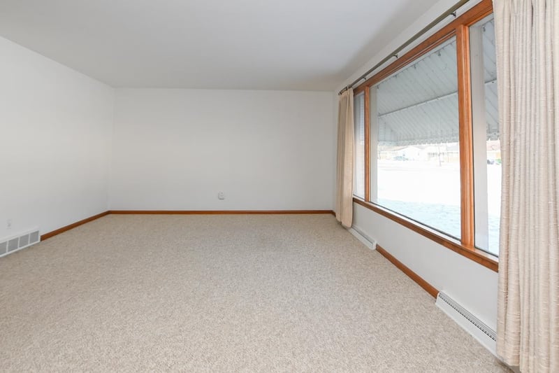 432 Locust St, Green Bay, WI 54303