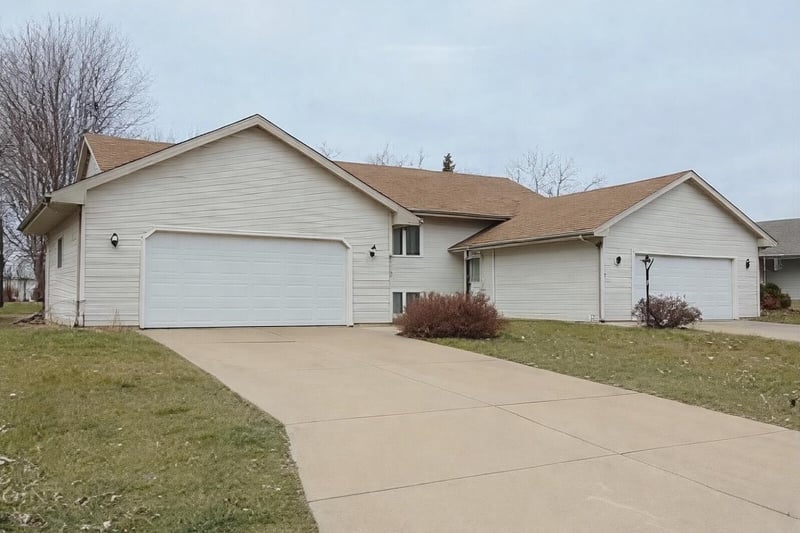 2119 Cloudview Dr, Appleton, WI 54914