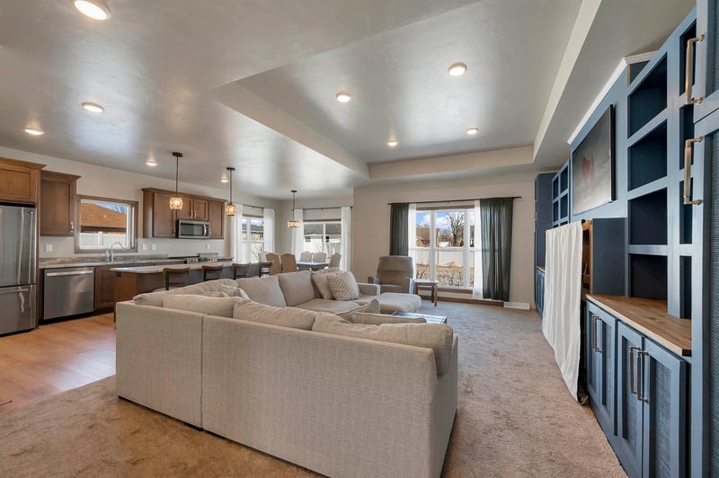 2125 Fox Point Cir, De Pere, WI 54115