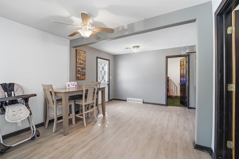 N6309 Lake Dr, Shawano, WI 54166