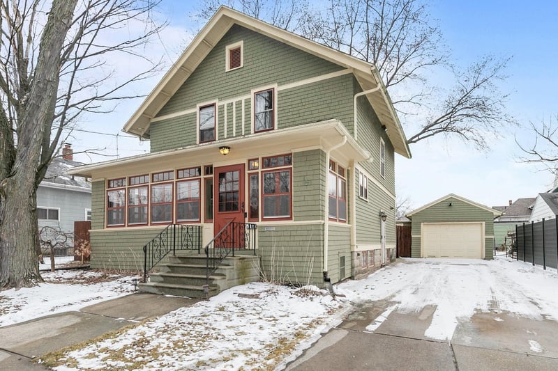 913 Harriman St, Appleton, WI 54911
