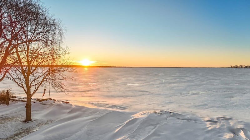 2959 Sunset Point Ln, Oshkosh, WI 54904